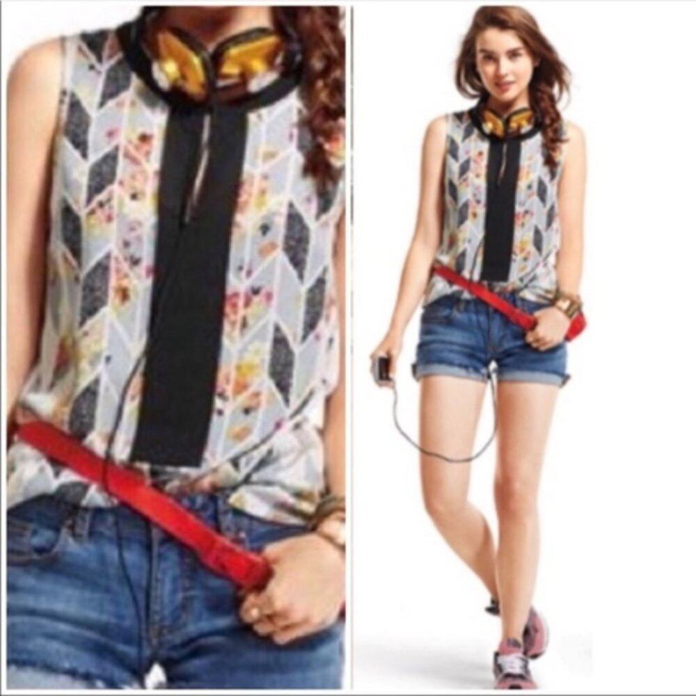 Cabi #249 Sleeveless Floral Grosgrain Ribbon Keyhole Blouse Size XS